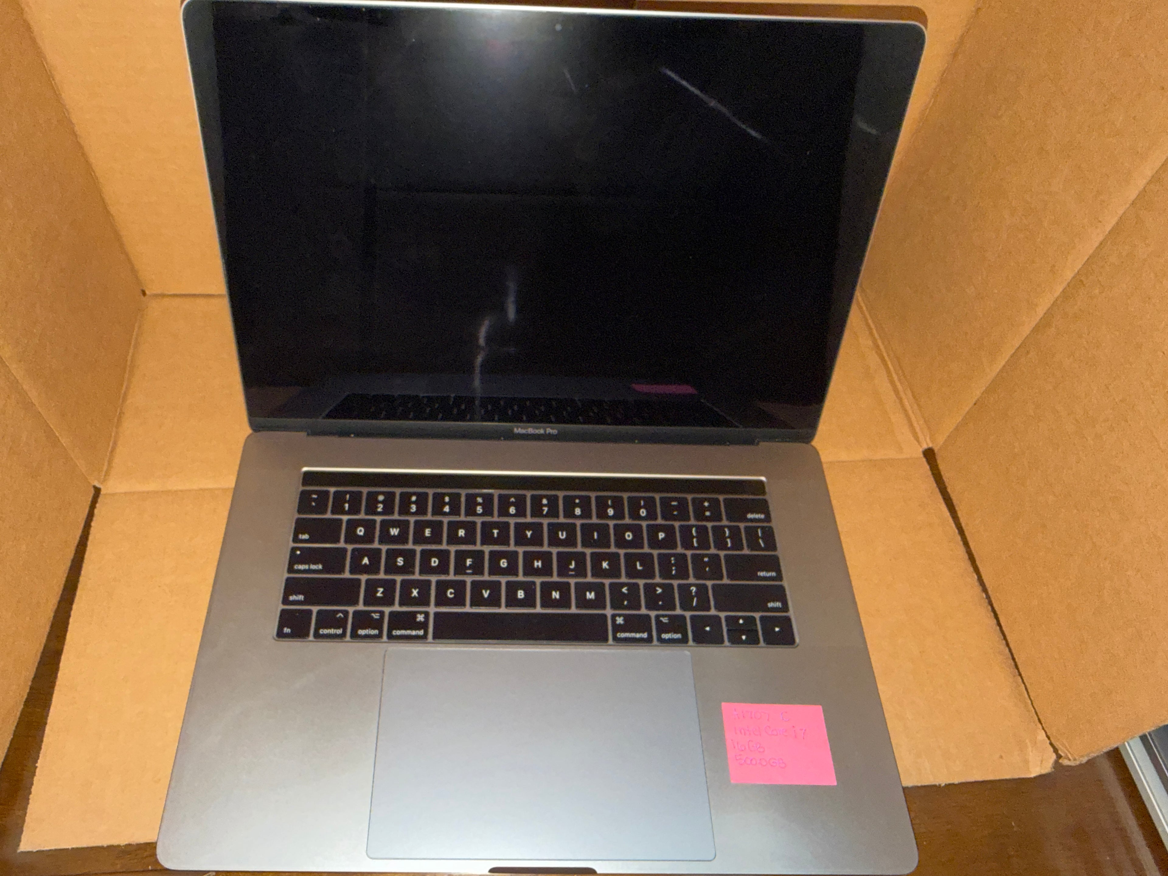 Apple Macbook Pro i7, 16GB, 256GB - A1707 Fair