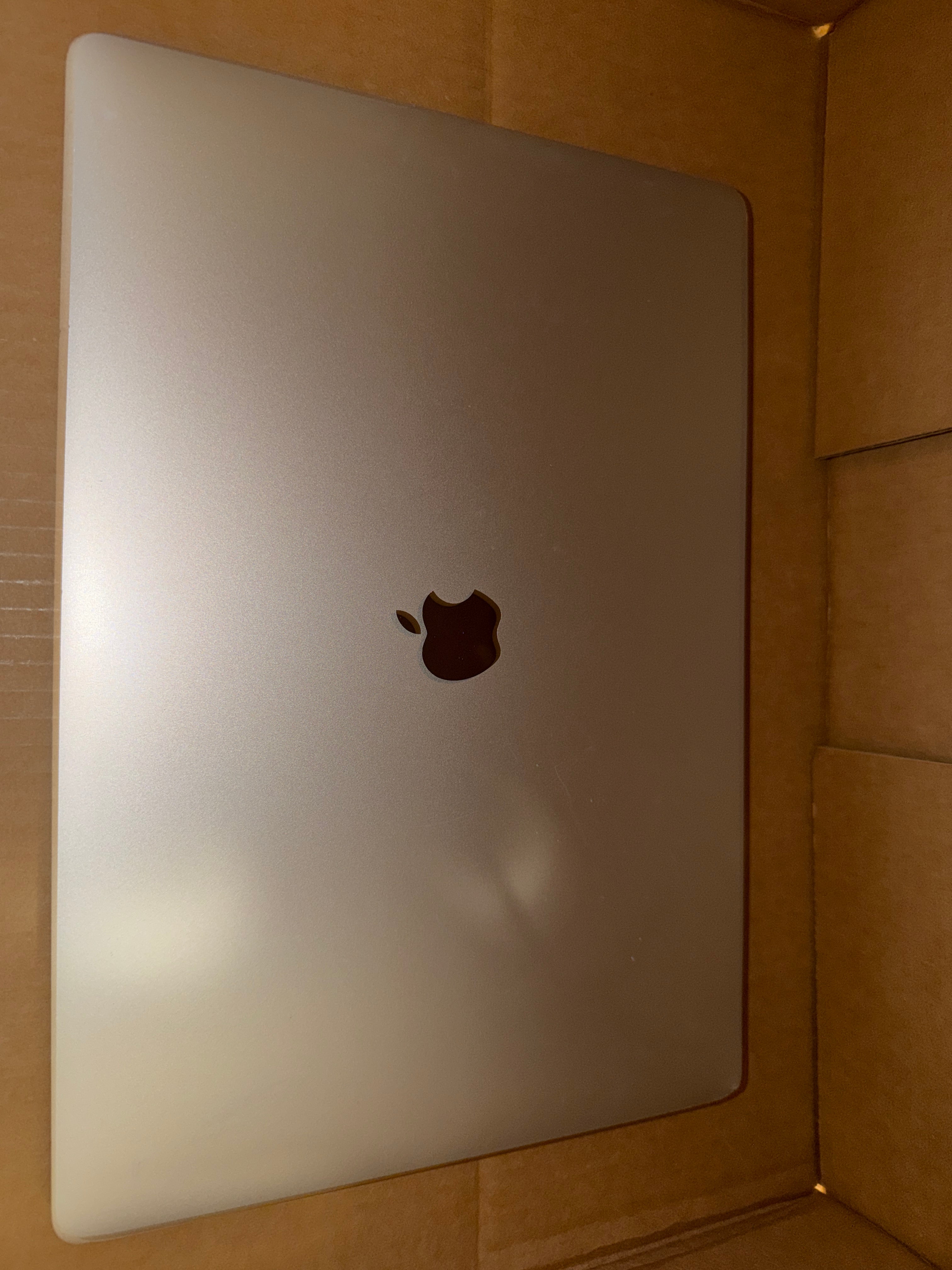 Apple Macbook Pro i7, 16GB, 512GB - A2141 Damaged