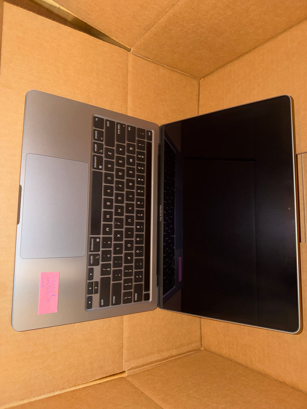 Apple Macbook Pro i5, 16GB. 512GB - A2251 Fair