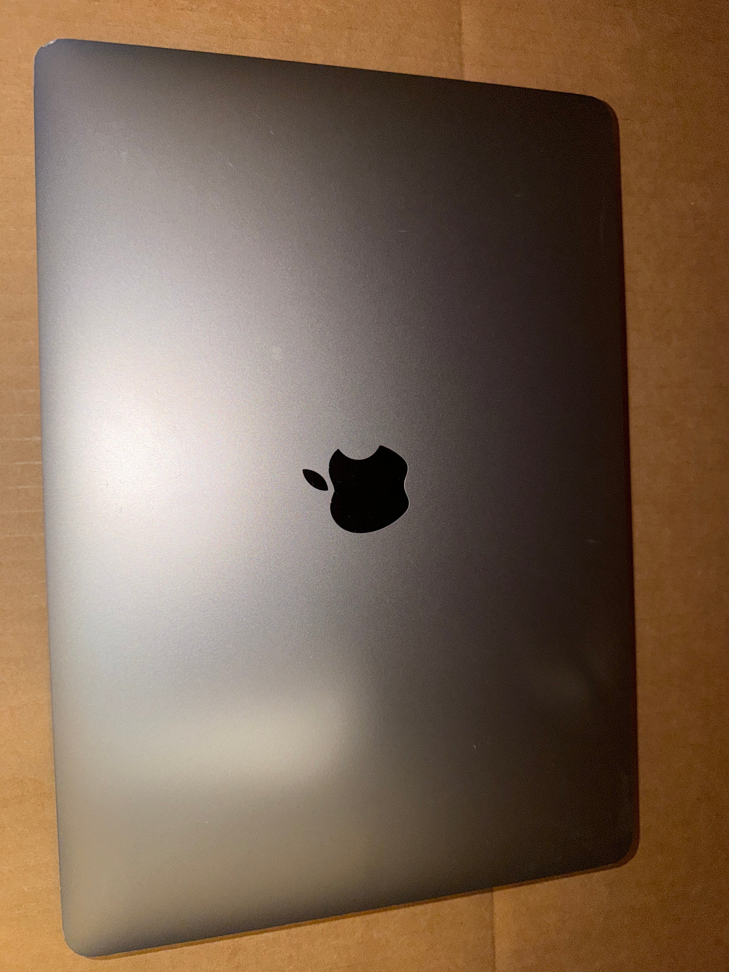 Apple Macbook Pro i5, 16GB. 512GB - A2251 Fair