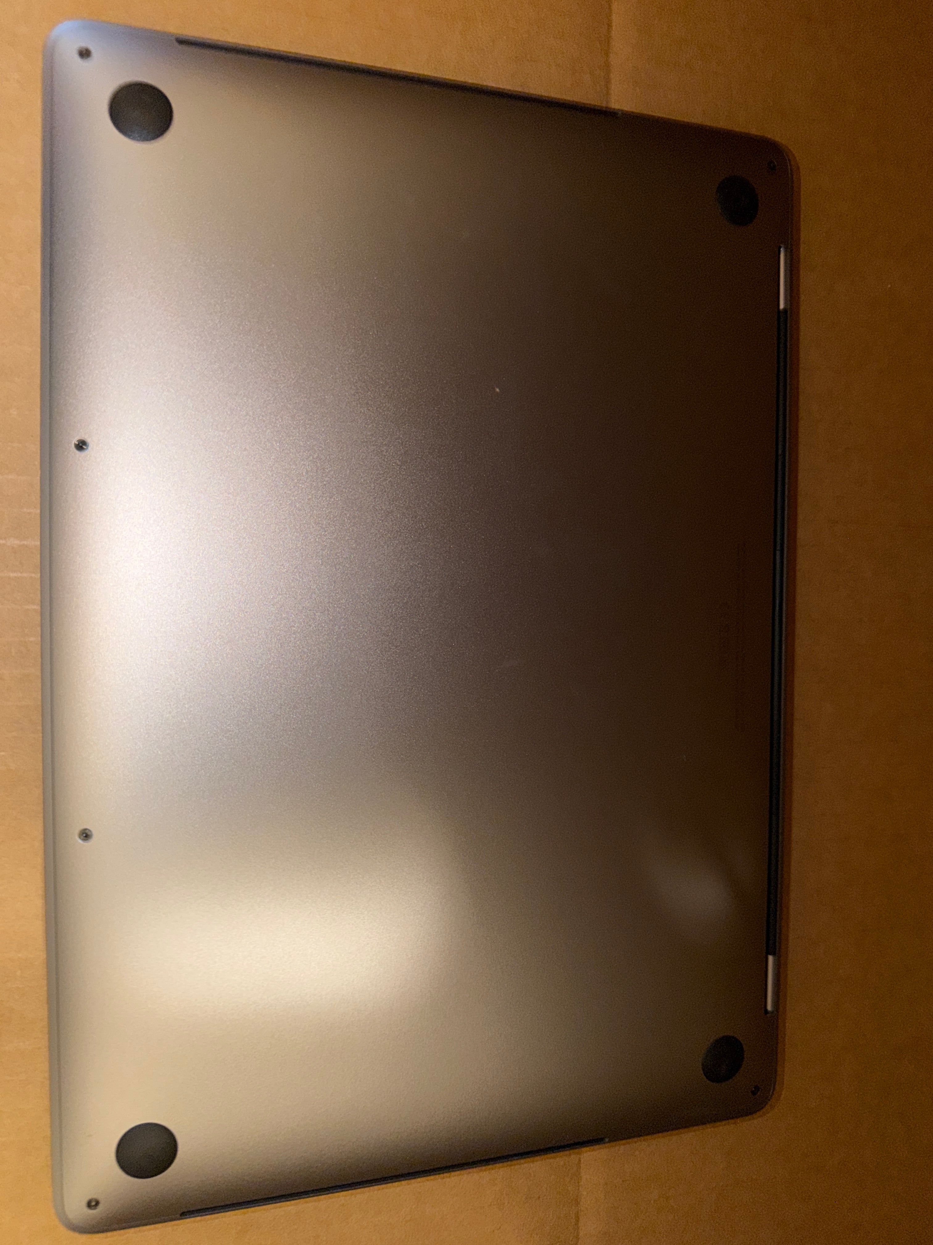 Apple Macbook Pro i5, 16GB. 512GB - A2251 Fair