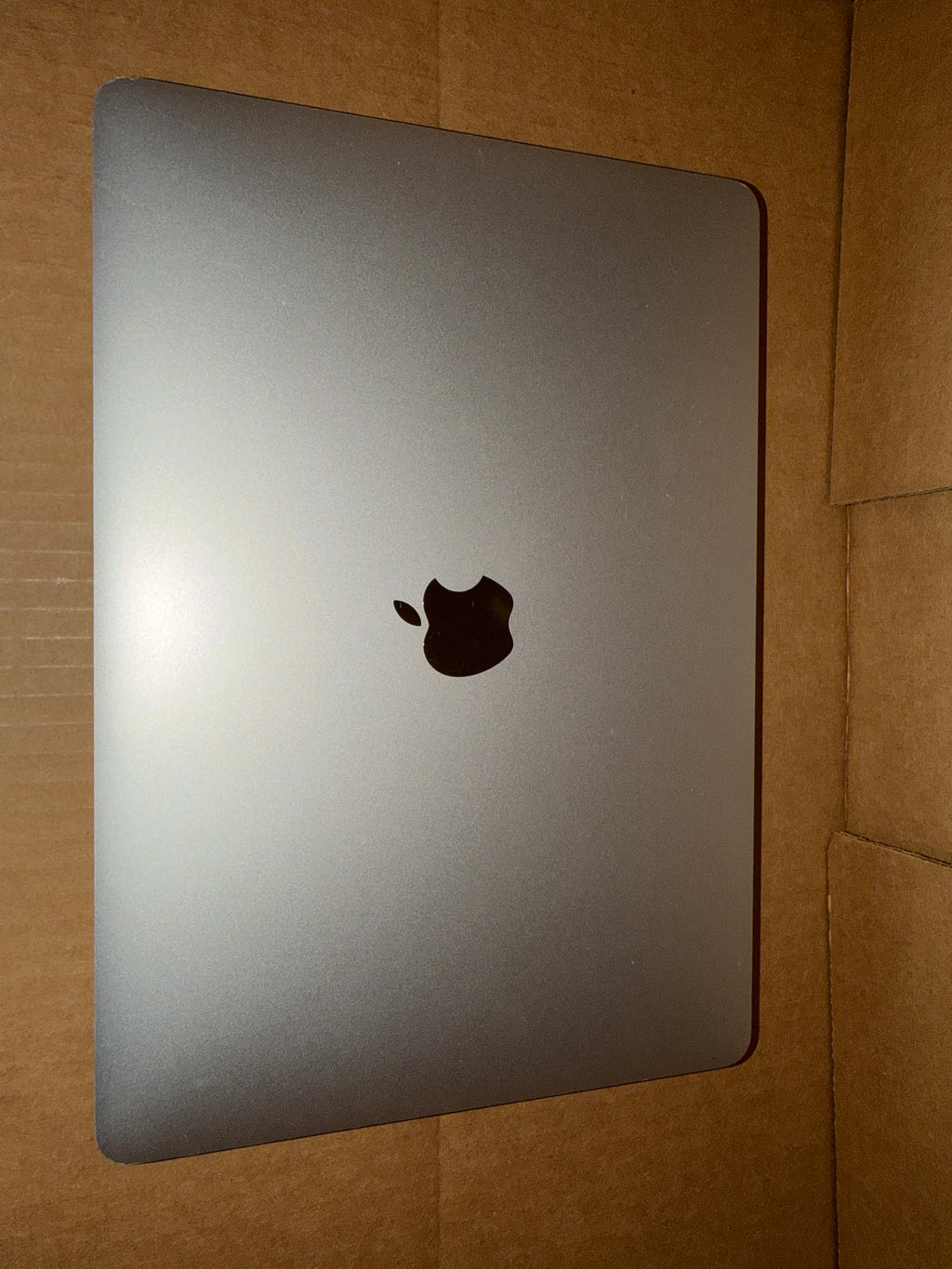 Apple Macbook Air i5, 16GB, 512GB - A2179 Fair