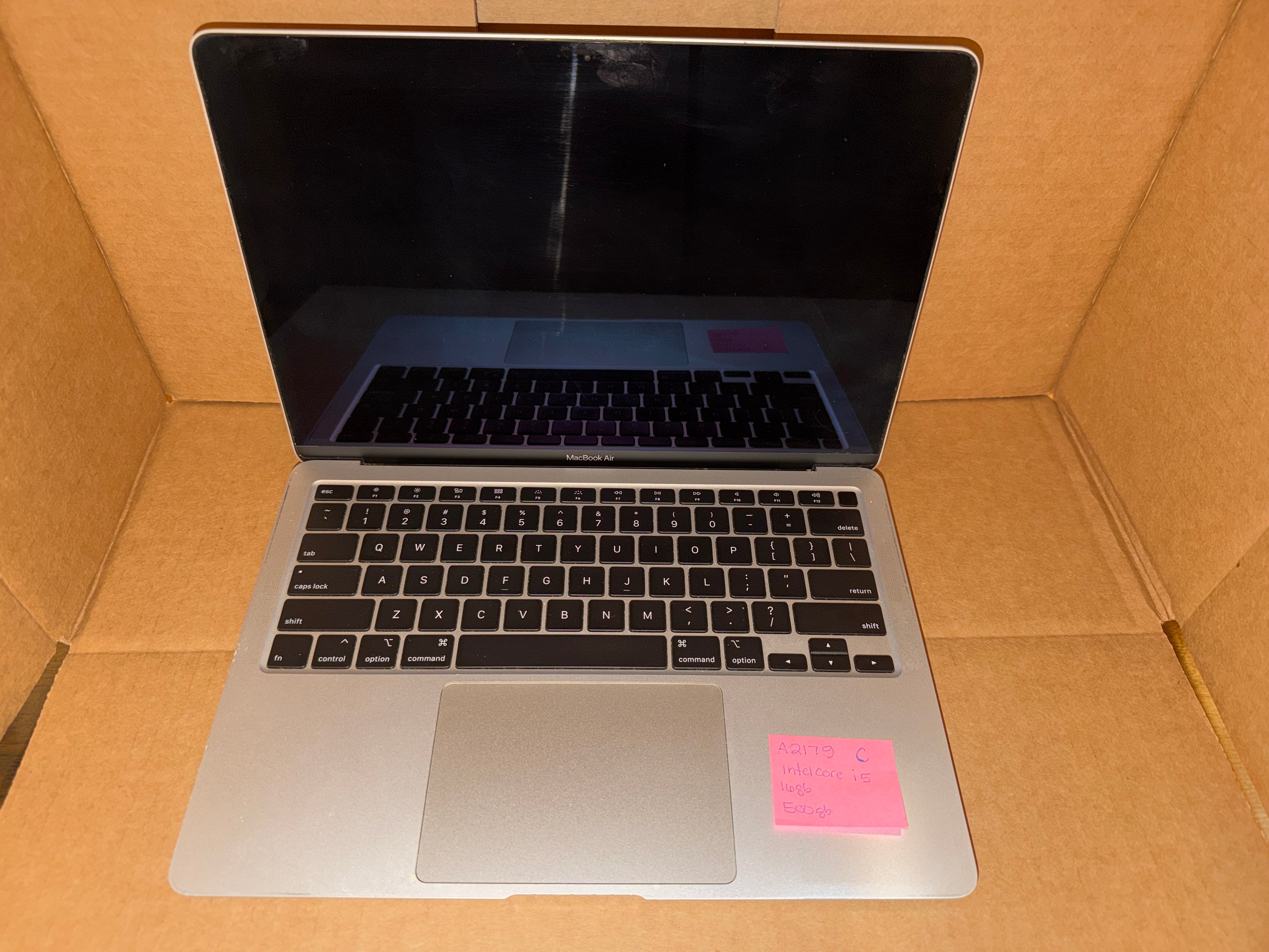Apple Macbook Air i5, 16GB, 512GB - A2179 Fair