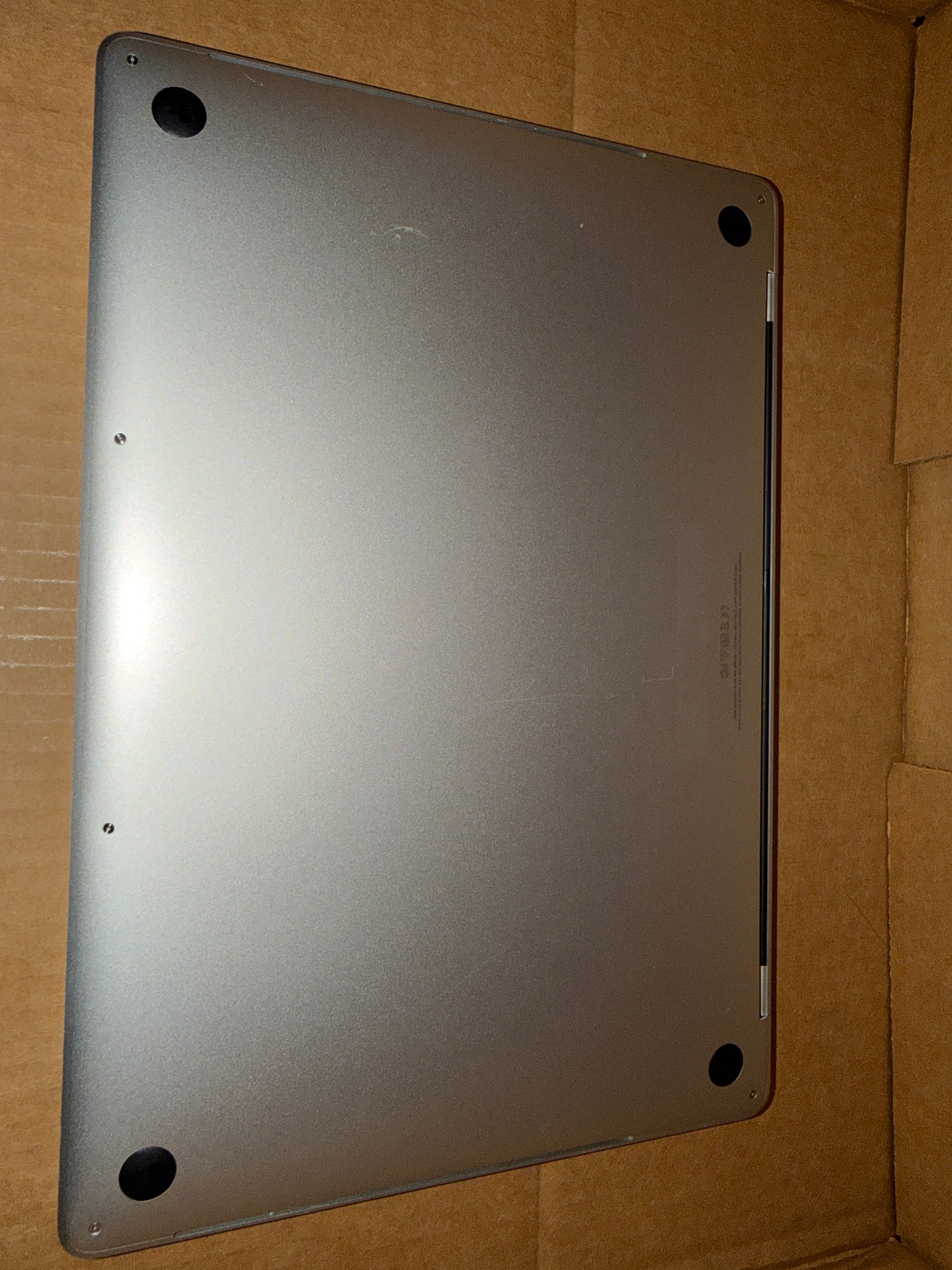 Apple Macbook Pro i7, 16GB, 512GB - A1990 Good