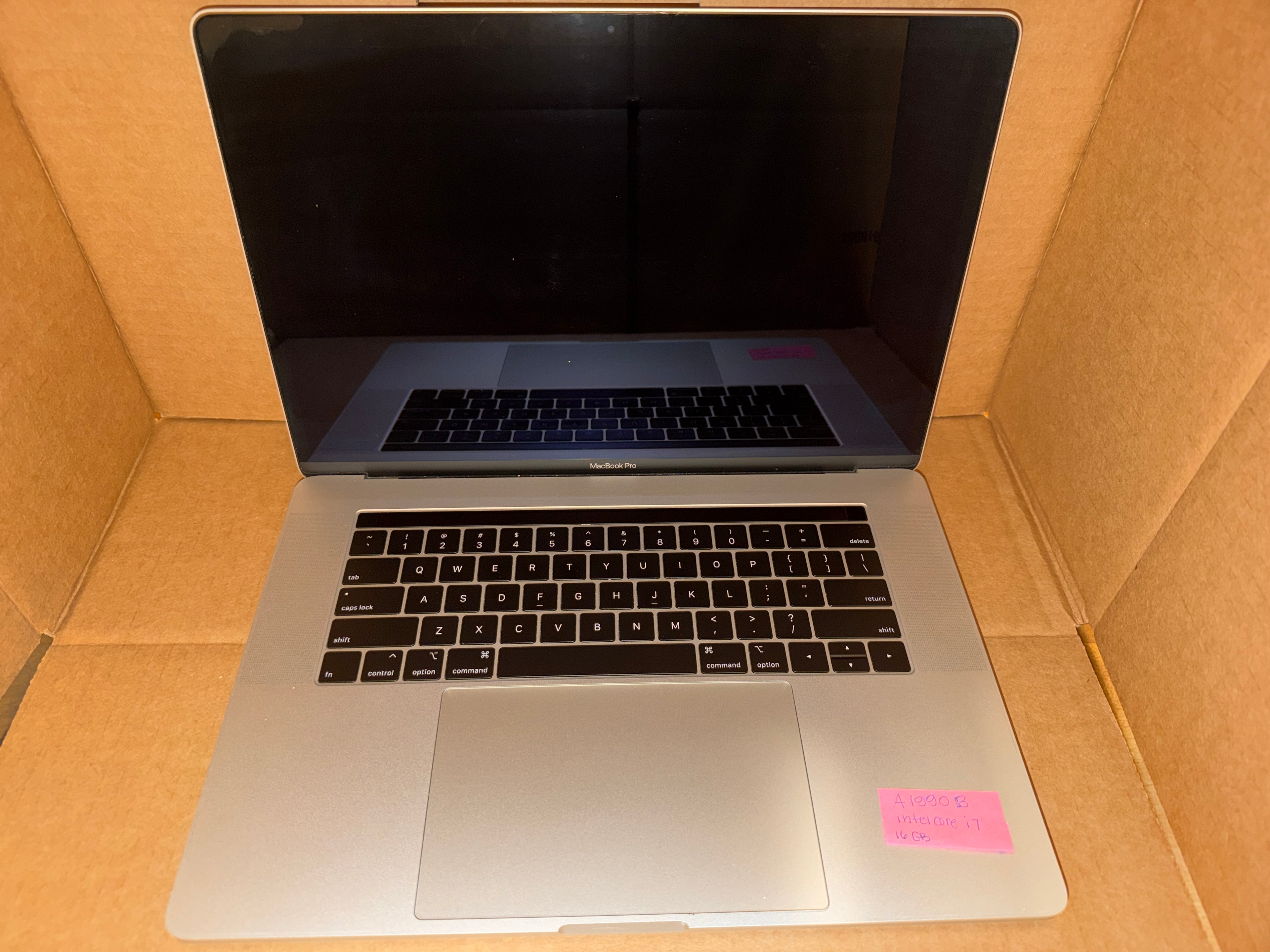 Apple Macbook Pro i7, 16GB, 512GB - A1990 Good