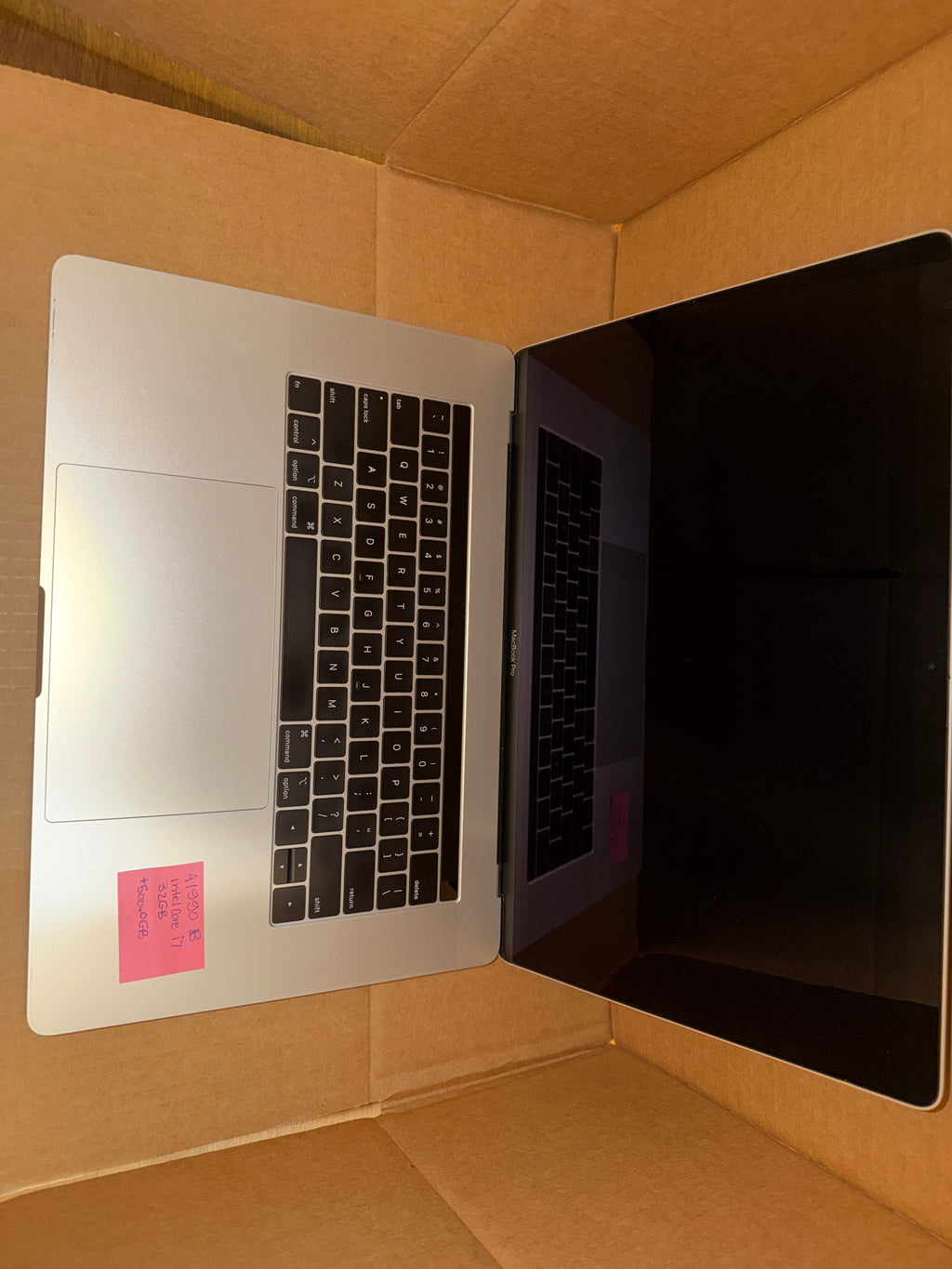 Apple Macbook Pro i7, 32GB, 512GB - A1990 Good