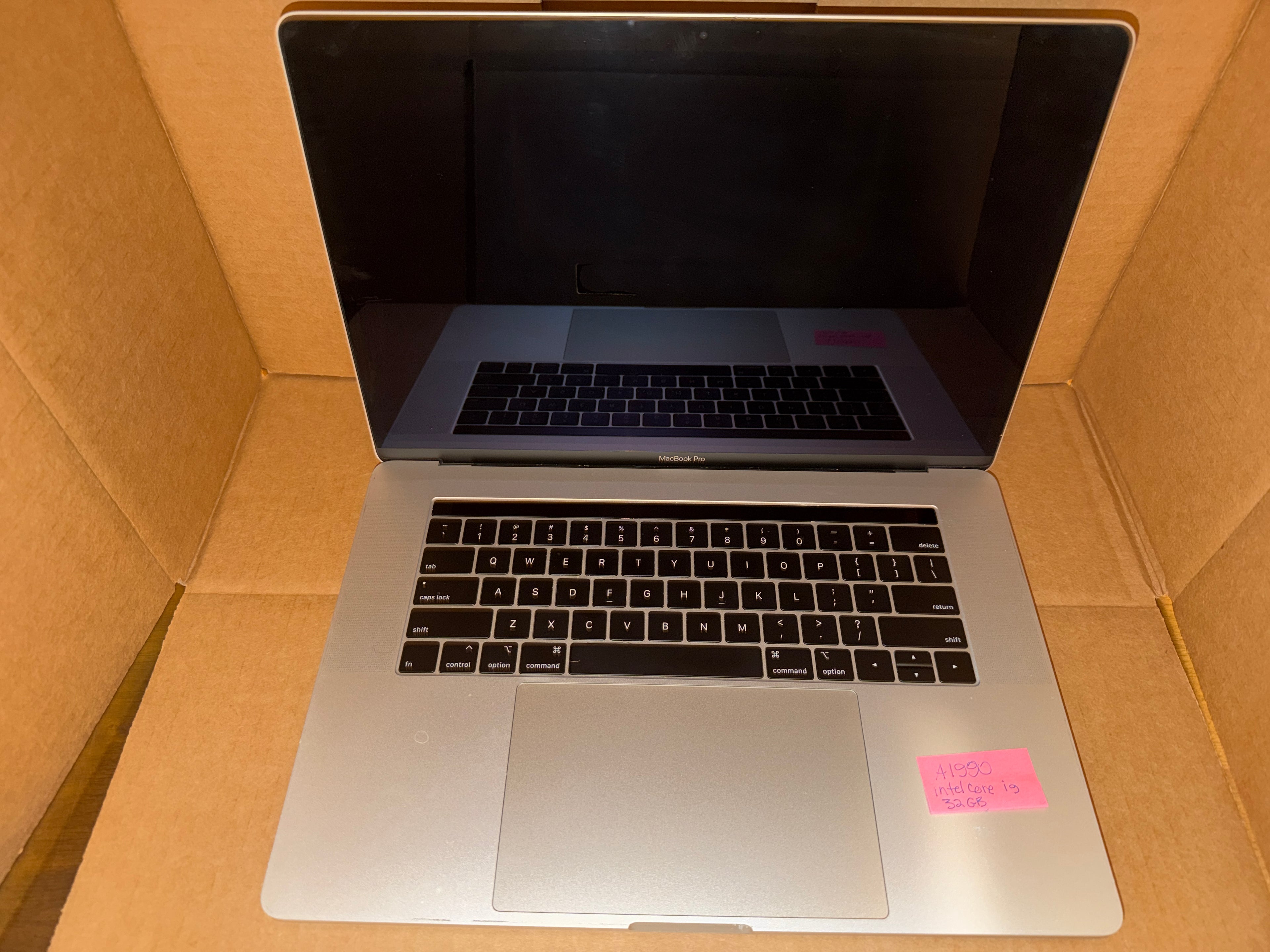 Apple Macbook Pro i9, 32GB, 512GB - A1990 Fair