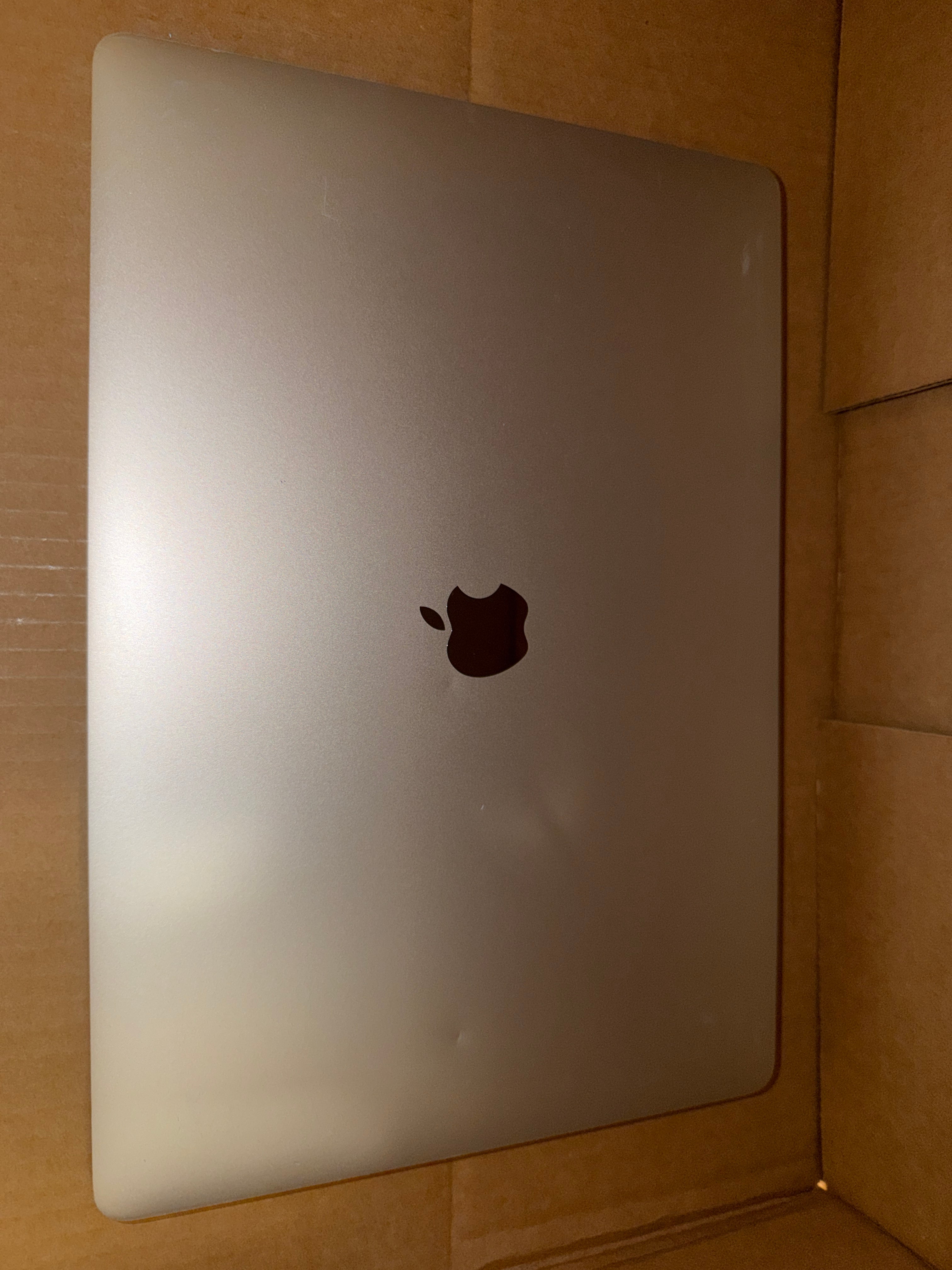 Apple Macbook Pro i7, 32GB, 512GB - A1990 Fair