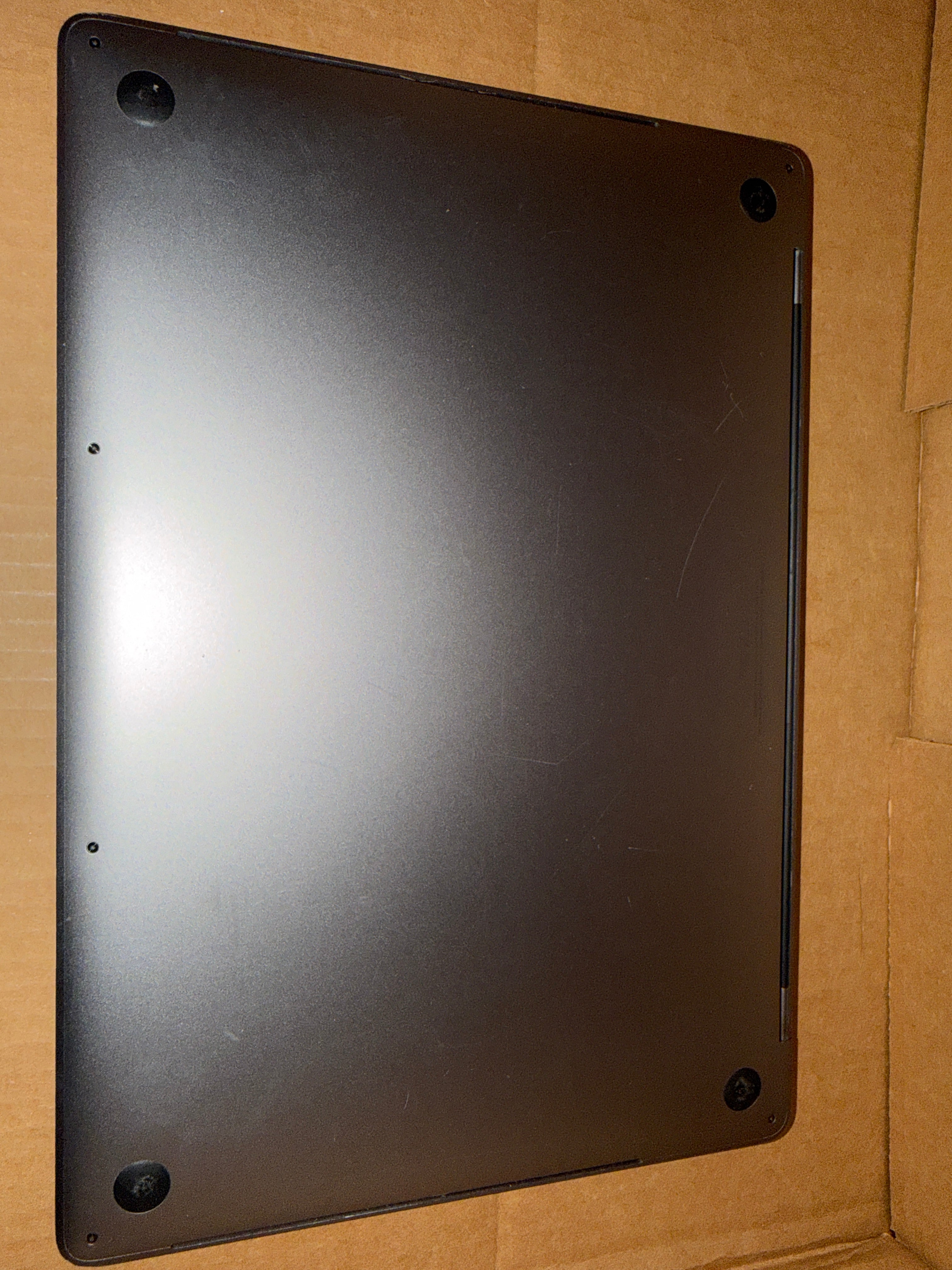 Apple Macbook Pro i9, 32GB, 512GB - A1990 Damaged