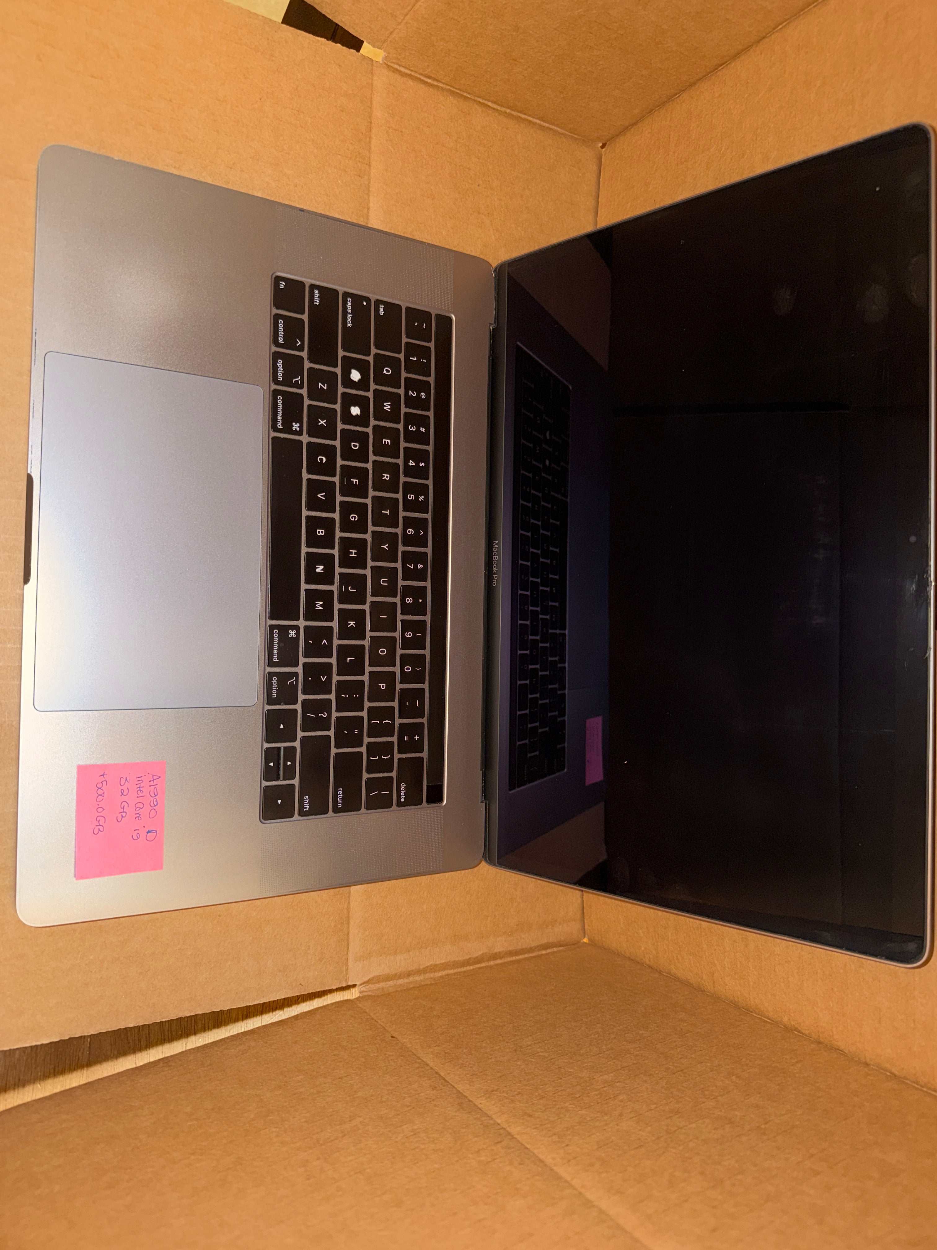 Apple Macbook Pro i9, 32GB, 512GB - A1990 Damaged