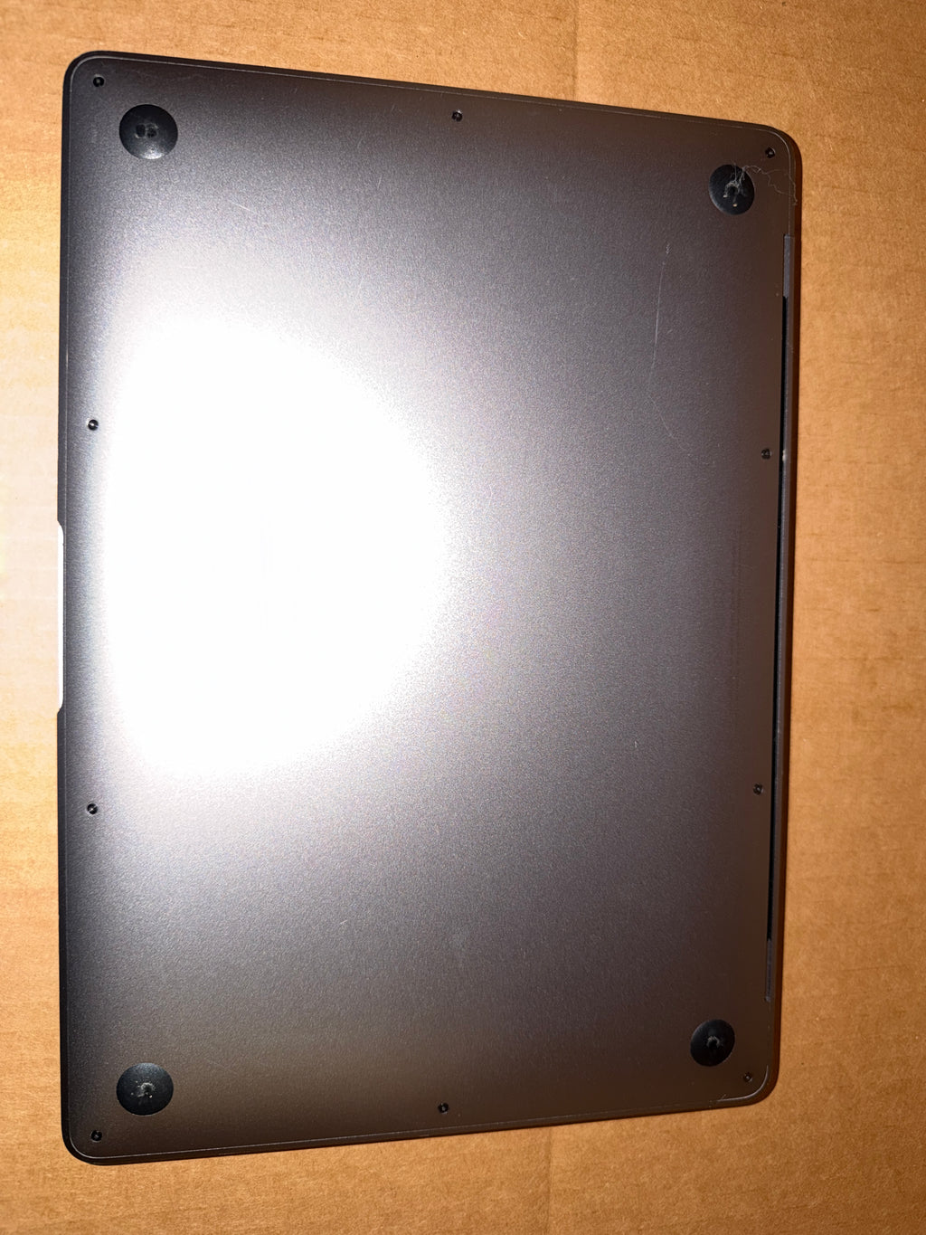 Apple Macbook Air i5, 16GB, 512GB - A1932 Damaged